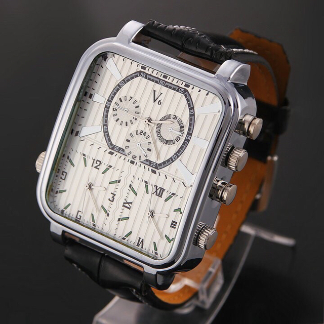 日本未入荷★新品★メンズ腕時計！レザーベルト 白 フランクミュラーファンに人気
