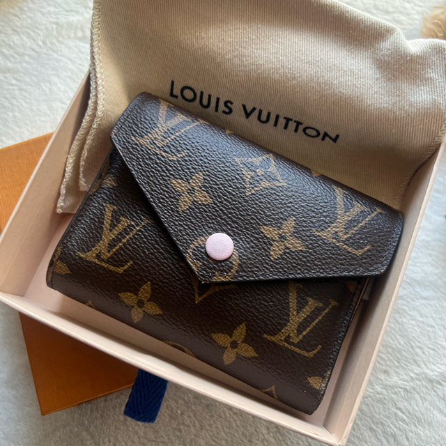 LOUIS VUITTON - 美品ヴィトン　二つ折り財布ポルトフォイユヴィクトリーヌ