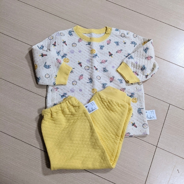 UNIQLO(ユニクロ)の水通しのみ　パジャマ　UNIQLO　90 キッズ/ベビー/マタニティのキッズ服女の子用(90cm~)(パジャマ)の商品写真