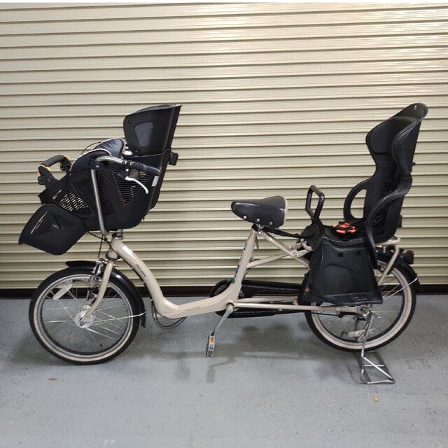 丸石サイクル(マルイシサイクル)の3人乗り自転車　FRACKERS シュシュ　幼児2人同乗基準適合車 キッズ/ベビー/マタニティの外出/移動用品(自転車)の商品写真