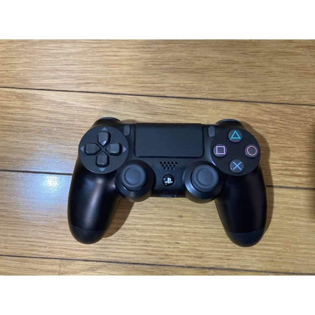 PlayStation4(プレイステーション4)のSONY PlayStation4 Pro 本体 CUH-7200BB01 エンタメ/ホビーのゲームソフト/ゲーム機本体(家庭用ゲーム機本体)の商品写真