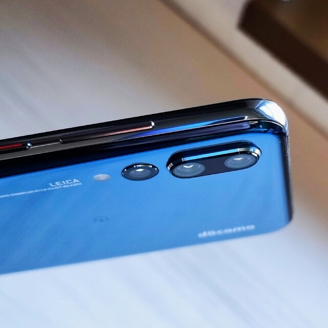 HUAWEI(ファーウェイ)の【超美品】HUAWEI P20 Pro HW-01K ミッドナイトブルー スマホ/家電/カメラのスマートフォン/携帯電話(スマートフォン本体)の商品写真