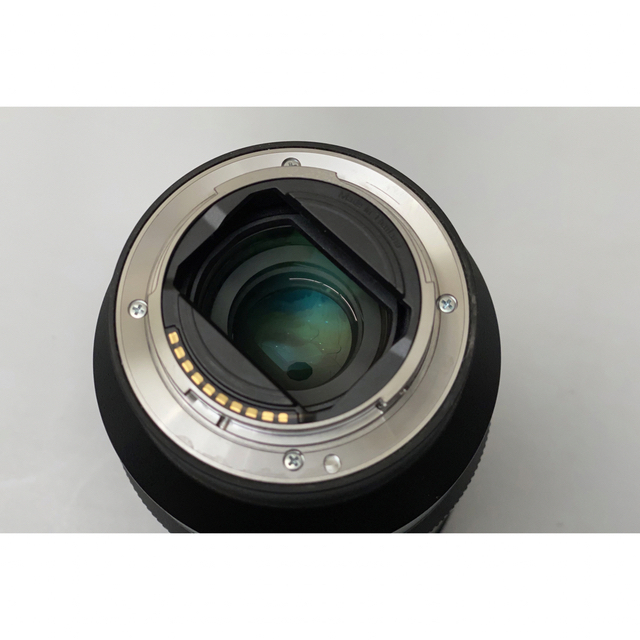 SONY(ソニー)のSONY FE24-70mm F2.8 GM SEL2470GM 付属品あります スマホ/家電/カメラのカメラ(レンズ(ズーム))の商品写真