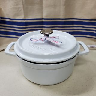 ストウブ(ホワイト/白色系)の通販 300点以上 | STAUBを買うならラクマ