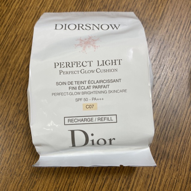 Dior(ディオール)のディオール　スノー　クッションファンデーション コスメ/美容のベースメイク/化粧品(ファンデーション)の商品写真