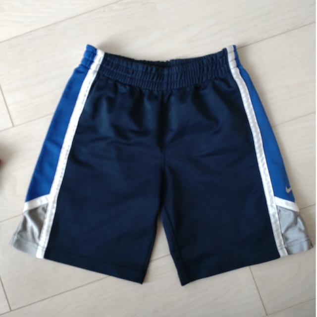 NIKE(ナイキ)のナイキ・エアジョーダン　ハーフパンツ キッズ/ベビー/マタニティのキッズ服男の子用(90cm~)(パンツ/スパッツ)の商品写真