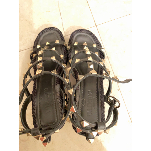 VALENTINO(ヴァレンティノ)のvalentino ウェッジソール　サンダル レディースの靴/シューズ(サンダル)の商品写真