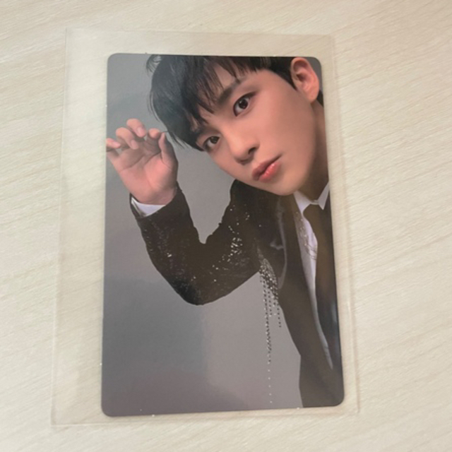 ATEEZ(エイティーズ)のparadigm ATEEZ ジョンホ トレカ JONGHO エンタメ/ホビーのタレントグッズ(アイドルグッズ)の商品写真