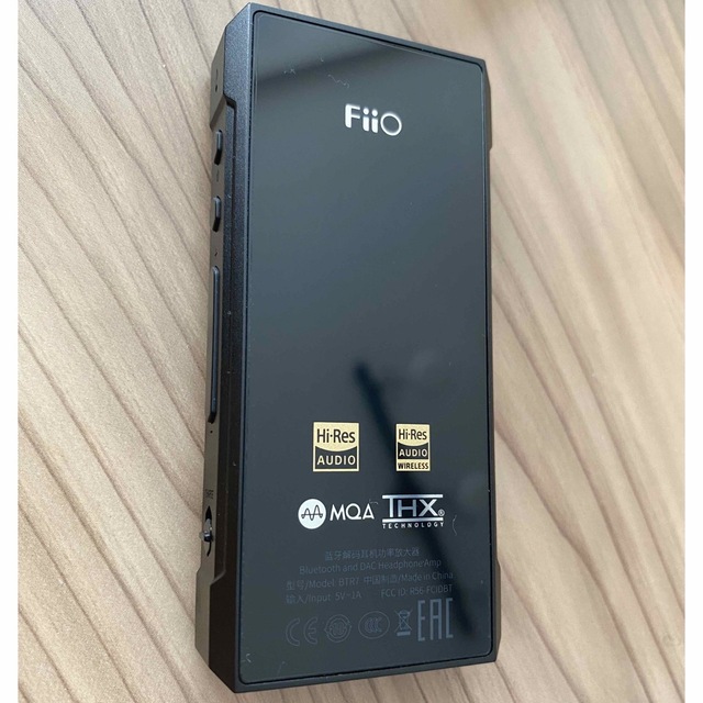 FIIO BTR7 Bluetoothレシーバー　miter本革ケース付き スマホ/家電/カメラのオーディオ機器(アンプ)の商品写真