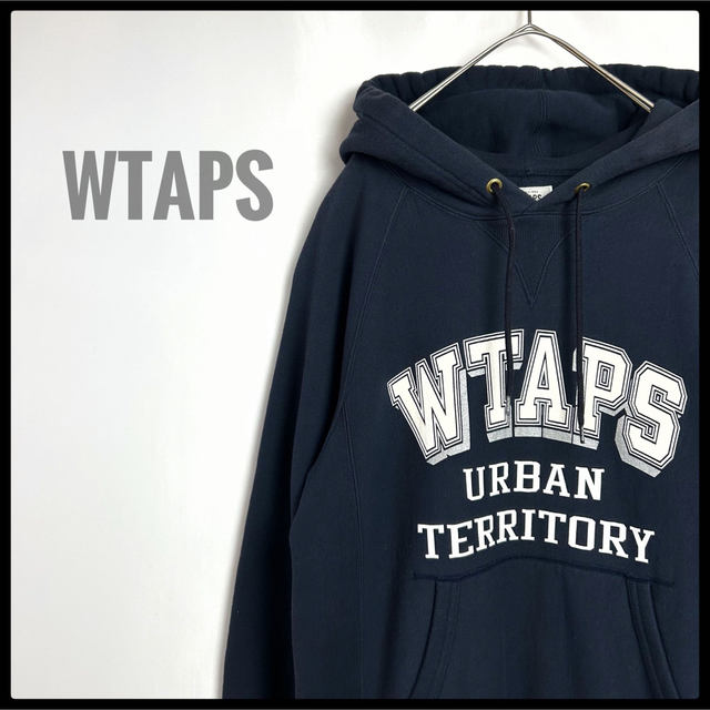 W)taps(ダブルタップス)のWTAPS ビッグロゴ　スウェットパーカー　ネイビー　裏起毛　ストリート系 メンズのトップス(パーカー)の商品写真
