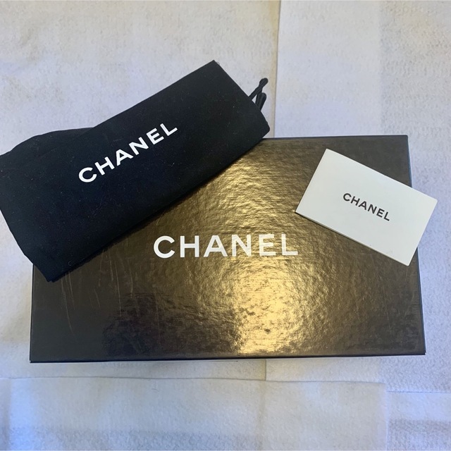 CHANEL(シャネル)のシャネル　ココマーク　カメリア　サンダル　美品　箱、保存袋付き レディースの靴/シューズ(サンダル)の商品写真