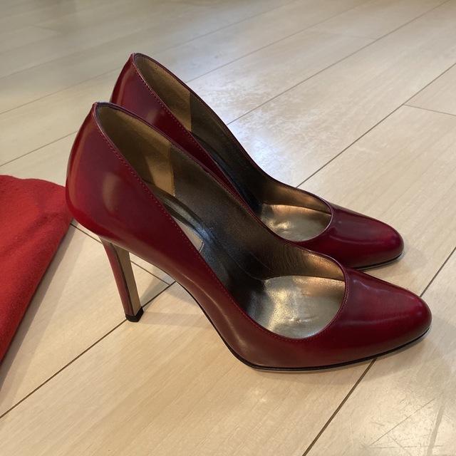 valentino garavani(ヴァレンティノガラヴァーニ)のヴァレンティノ　パンプス レディースの靴/シューズ(ハイヒール/パンプス)の商品写真