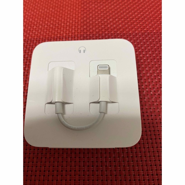 Apple(アップル)のApple iPhone附属品　純正変換アダプター   スマホ/家電/カメラのスマホアクセサリー(ストラップ/イヤホンジャック)の商品写真