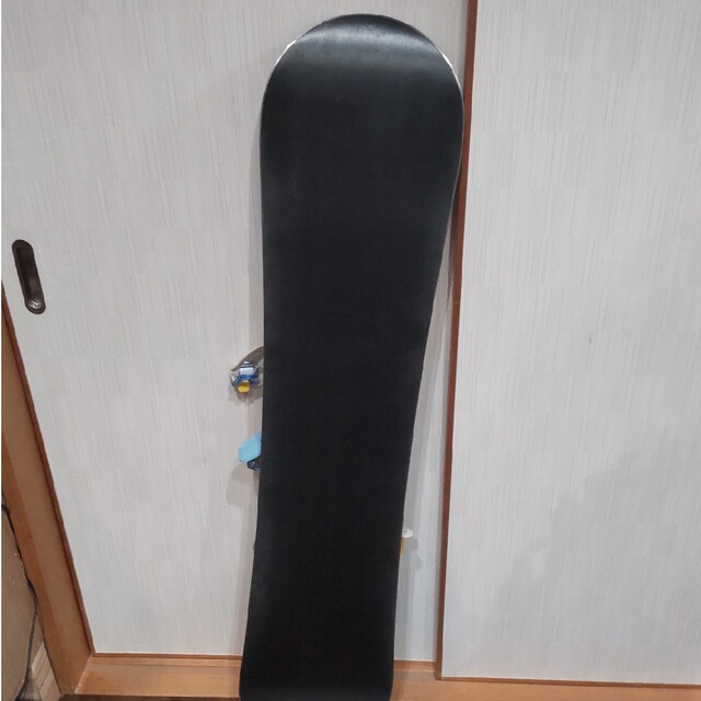 Ignio(イグニオ)のスノーボードセット 板とバインディング スポーツ/アウトドアのスノーボード(ボード)の商品写真