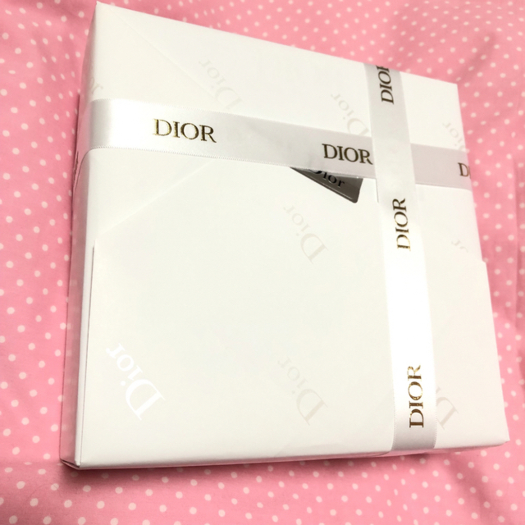 Dior(ディオール)の新品 ディオール Dior プレステージ ホワイト コフレ  限定 コスメ/美容のキット/セット(コフレ/メイクアップセット)の商品写真