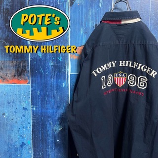 トミーヒルフィガー(TOMMY HILFIGER)の【トミーヒルフィガー】1996USA刺繍ビッグロゴフラッグ刺繍ロゴシャツ 90s(シャツ)