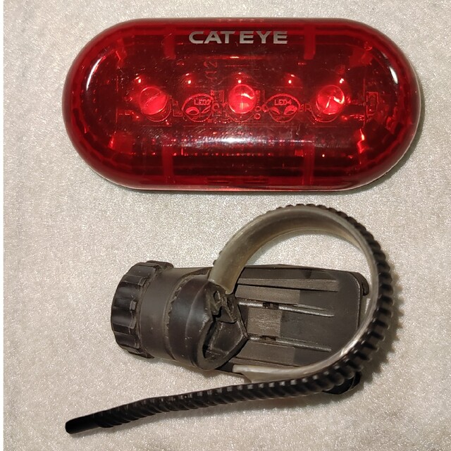 CATEYE(キャットアイ)の自転車用中古テールライト(CATEYE・TL-LD130-R) スポーツ/アウトドアの自転車(その他)の商品写真