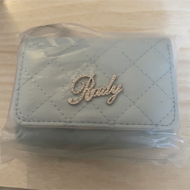 Rady(レディー)のRady ノベルティ　キルティングミニウォレット　ブルー　レディー レディースのファッション小物(財布)の商品写真