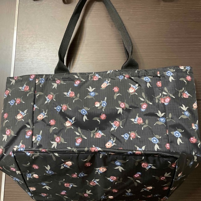 LeSportsac(レスポートサック)のレスポートサック　トートバッグ　新品未使用 レディースのバッグ(トートバッグ)の商品写真