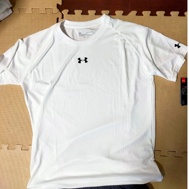 UNDER ARMOUR(アンダーアーマー)のtシャツ アンダーアーマー メンズのトップス(Tシャツ/カットソー(半袖/袖なし))の商品写真