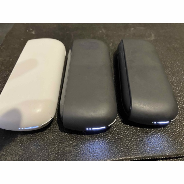 IQOS(アイコス)のアイコス　IQOS3 DUOとIQOS3のグレー、ホワイトオマケセット メンズのファッション小物(タバコグッズ)の商品写真