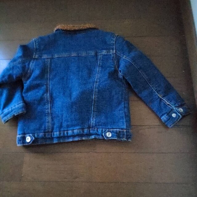 ZARA KIDS(ザラキッズ)のZARA  ボアデニムジャケット　98 キッズ/ベビー/マタニティのキッズ服男の子用(90cm~)(ジャケット/上着)の商品写真