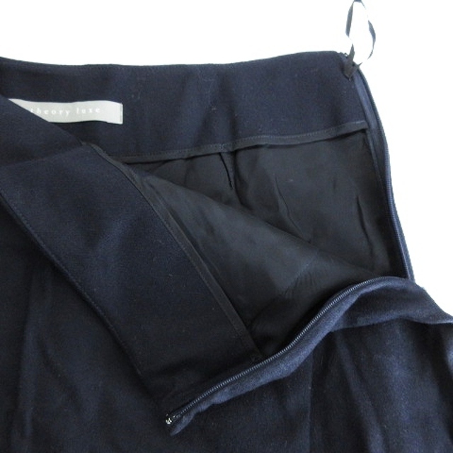 Theory luxe(セオリーリュクス)のセオリーリュクス スカート フレア ひざ丈 サイドファスナー 無地 40 紺 レディースのスカート(ひざ丈スカート)の商品写真