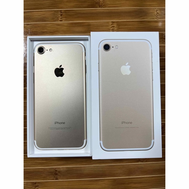 iPhone(アイフォーン)のiPhone7 32GB スマホ/家電/カメラのスマートフォン/携帯電話(スマートフォン本体)の商品写真