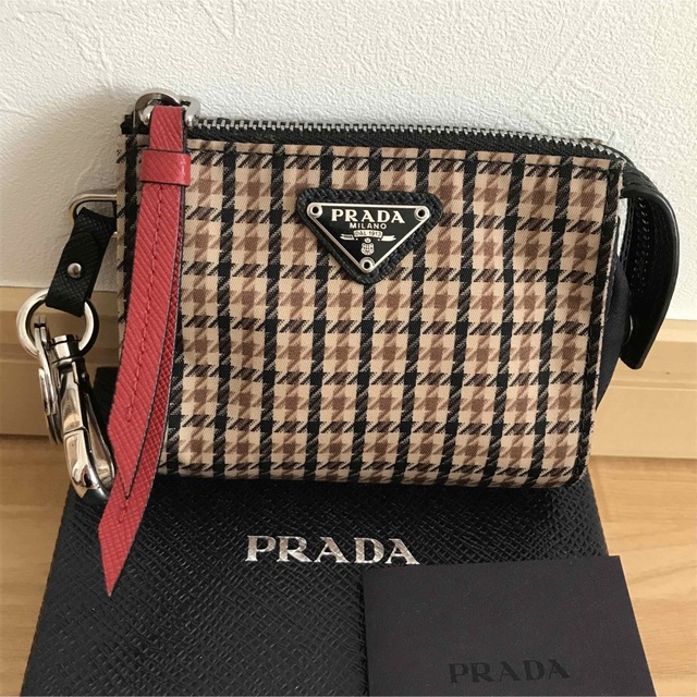 新品同様 極美品 PRADA プラダ ミニポーチ コインケース キーリング付き-