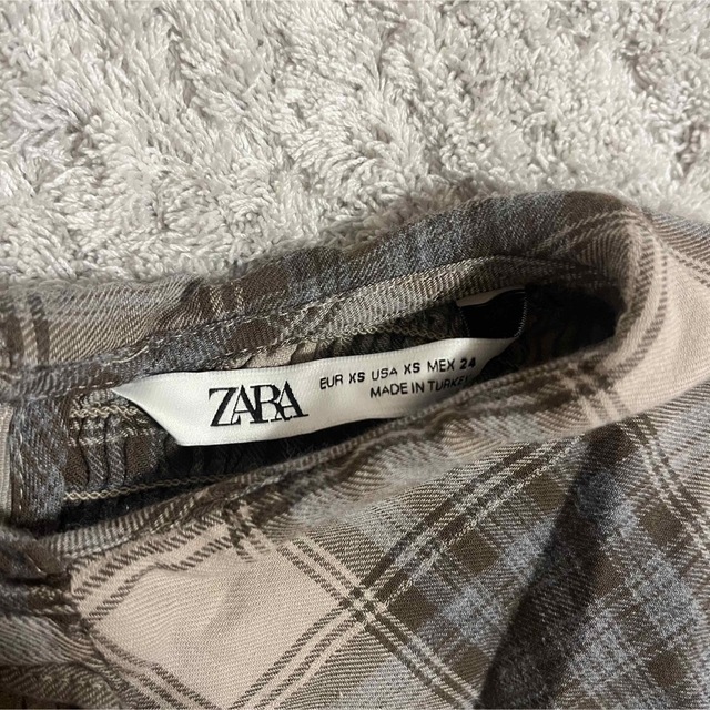 ZARA(ザラ)のZARA 長袖 襟付き トップス チェック XS レディースのトップス(シャツ/ブラウス(長袖/七分))の商品写真