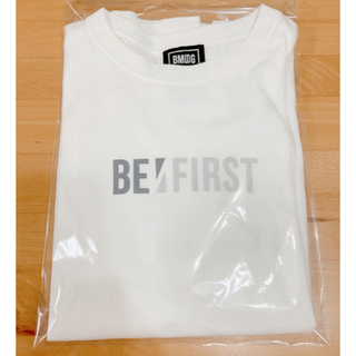 ビーファースト(BE:FIRST)のBE:FIRST ビーファースト ロゴTシャツ 白 Mサイズ(ミュージシャン)