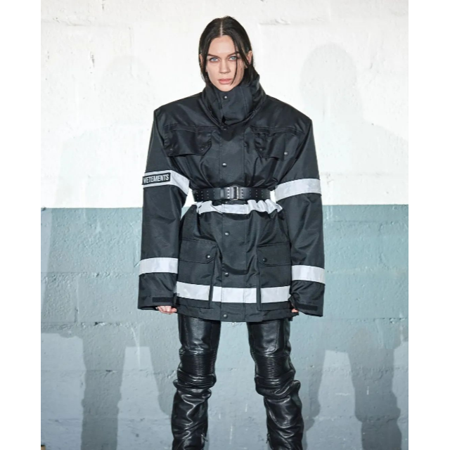 贈る結婚祝い VETEMENTS 19SS Black Mask Hooded VETEMENTS Parka