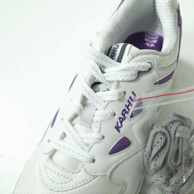 KARHU(カルフ)のKARHU カルフ LEGACY レガシー F806001 US10(28cm) Bright White/Tillandsia Purple スニーカー シューズ【新古品】【中古】【KARHU】 メンズの靴/シューズ(スニーカー)の商品写真