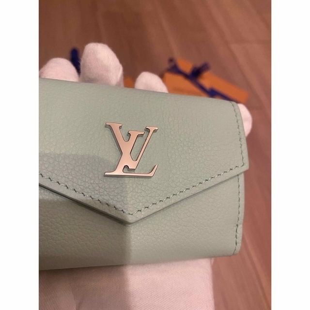 LOUIS VUITTON(ルイヴィトン)のルイヴィトン　ミニ財布　新品未使用品　限定カラー レディースのファッション小物(財布)の商品写真