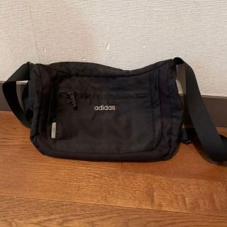 アディダス(adidas)のadidasナイロンショルダーバッグ(ショルダーバッグ)