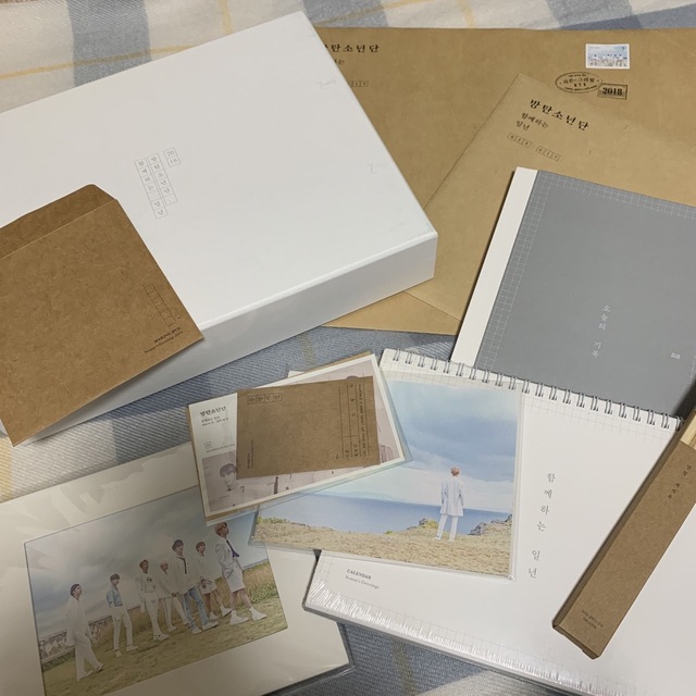 防弾少年団(BTS)(ボウダンショウネンダン)のBTS SEASON'S GREETINGS 2018 エンタメ/ホビーのCD(K-POP/アジア)の商品写真