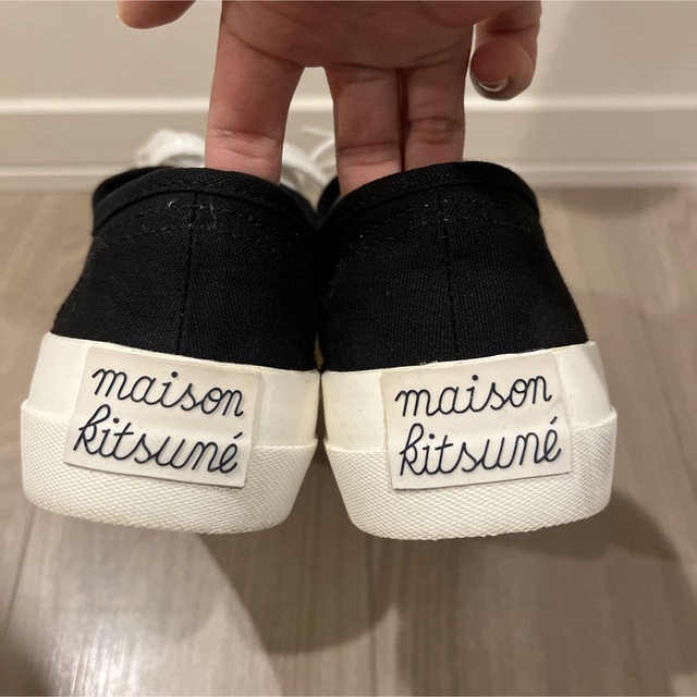 MAISON KITSUNE'(メゾンキツネ)のメゾンキツネ　CANVAS LACED SNEAKER ブラック レディースの靴/シューズ(スニーカー)の商品写真