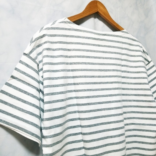 PEANUTS(ピーナッツ)の新品　スヌーピー　Tシャツ　PEANUTS レディースのトップス(Tシャツ(半袖/袖なし))の商品写真