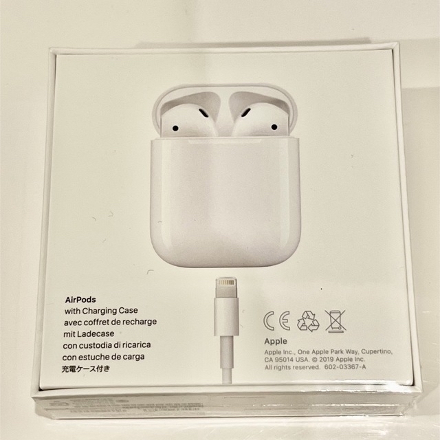 Apple(アップル)の新品未開封　AirPods第2世代　AirPods MV7N2J/A スマホ/家電/カメラのオーディオ機器(ヘッドフォン/イヤフォン)の商品写真