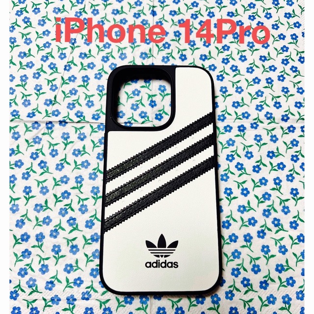 adidas(アディダス)の🌈【iPhone 14Pro】adidas レザーケース スマホ/家電/カメラのスマホアクセサリー(iPhoneケース)の商品写真