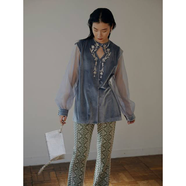 Ameri UND VELOUR EMBROIDERY BLOUSE