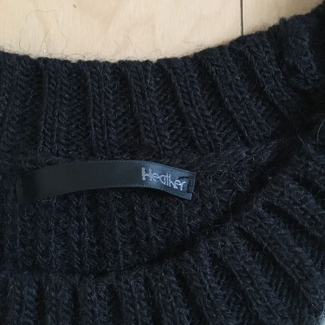 heather(ヘザー)のヘザー ボーダーニット セーター ショート丈 シンプル きれいめ 黒 白 レディースのトップス(ニット/セーター)の商品写真