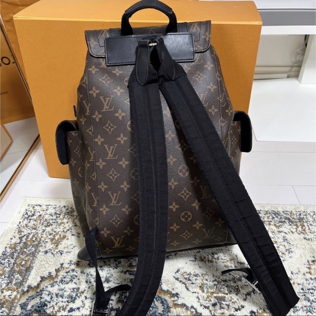 LOUIS VUITTON(ルイヴィトン)の【国内正規品】M43735ルイヴィトンモノグラム・マカサークリストファーMM メンズのバッグ(バッグパック/リュック)の商品写真