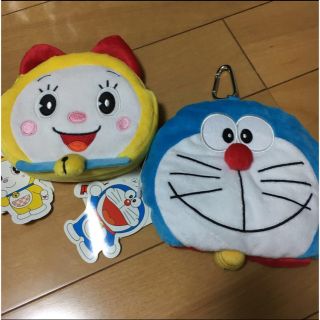 ショウガクカン(小学館)の【新品・定価3520円】ドラえもん ドラミちゃん パスケース ポーチ 2点セット(キャラクターグッズ)