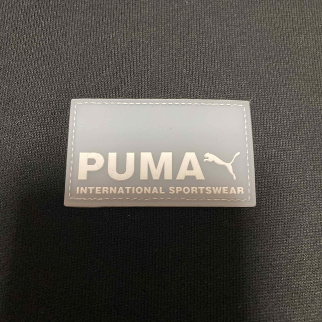 激安で2300円引き‼️実寸XL‼️春用PUMA総柄ブラックパーカー