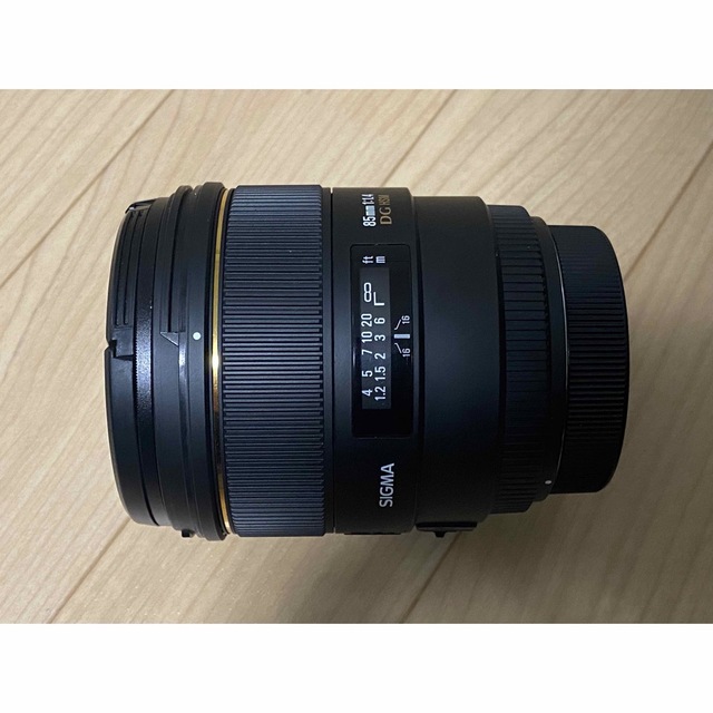 SIGMA(シグマ)の【美品】Sigma 85mm f1.4 EX DG HSM キャノン スマホ/家電/カメラのカメラ(レンズ(単焦点))の商品写真