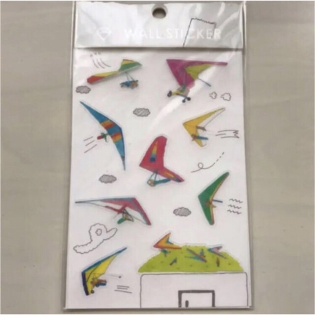 AIUEO ウォールステッカー hang glider インテリア/住まい/日用品の文房具(シール)の商品写真