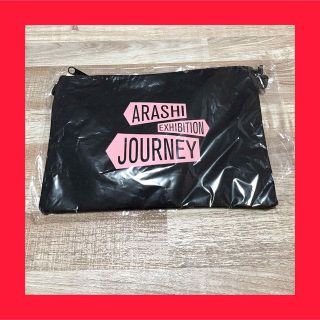 アラシ(嵐)の【美品】嵐を旅する展覧会 グッズ サコッシュ ピンク  ジャニーズ(アイドルグッズ)