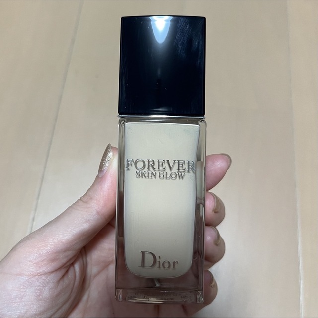 Dior(ディオール)のDIOR ディオールスキン　フォーエバーフルイドグロウ コスメ/美容のベースメイク/化粧品(ファンデーション)の商品写真