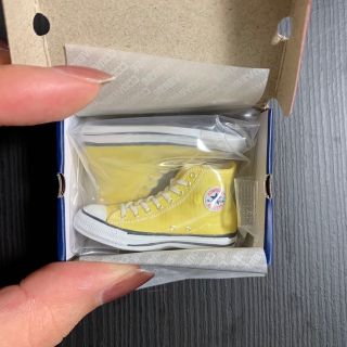 コンバース(CONVERSE)の※箱潰れあり※コンバース　ガシャ　イエロー　フィギュア(その他)